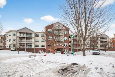 2231 Penn Pl #124, North Saint Paul, MN 55109