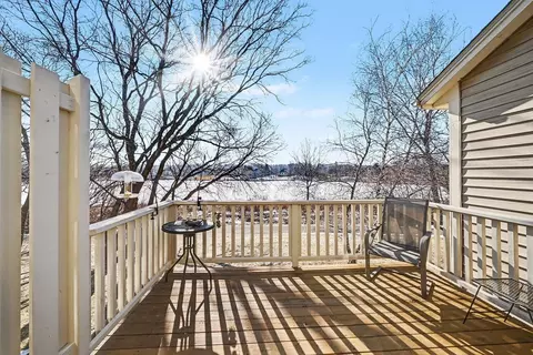 1467 Summit Shrs E, Burnsville, MN 55306
