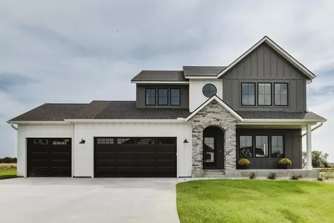 2876 Wildflower Ln SW, Rochester, MN 55902