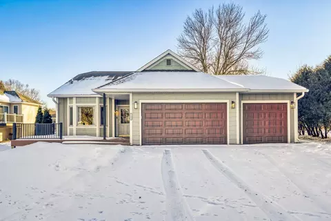7611 Hilo Ln N, Forest Lake, MN 55025