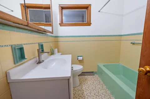 Bath - 136 24th Ave N, Saint Cloud, MN 56303 photo 1 of 3