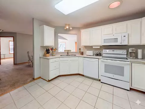 Kitchen - 3016 Timberwood Trl #2, Eagan, MN 55121 photo 1 of 3
