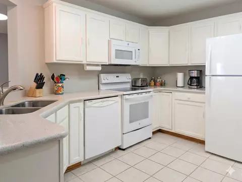 Kitchen - 3016 Timberwood Trl #2, Eagan, MN 55121 photo 2 of 3
