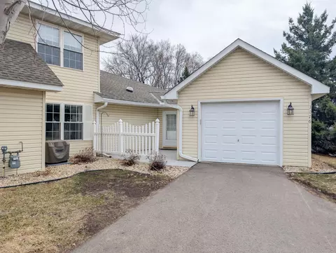 3016 Timberwood Trl #2, Eagan, MN 55121