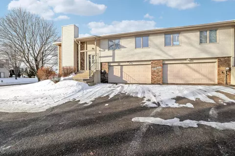 2504 Rose Ave E, Maplewood, MN 55119