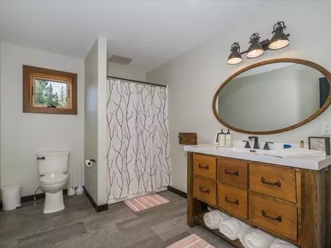 Bath - 5508 Nordling Rd, Duluth, MN 55804 photo 2 of 2