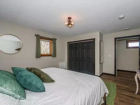 Bedroom - 5508 Nordling Rd, Duluth, MN 55804 photo 4 of 6