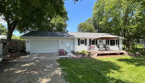 608 Lakeshore Dr, Freeborn, MN 56032