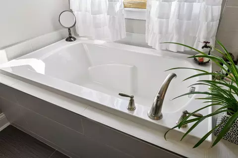 Bath - 3765 Crane Island Ct, Excelsior, MN 55331 photo 5 of 7