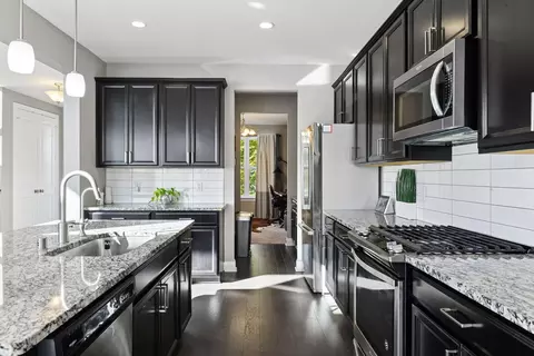 Kitchen - 3765 Crane Island Ct, Excelsior, MN 55331 photo 4 of 6