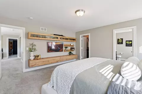 Bedroom - 3765 Crane Island Ct, Excelsior, MN 55331 photo 2 of 7