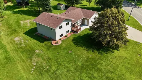 138 4th St N, Sauk Centre, MN 56378