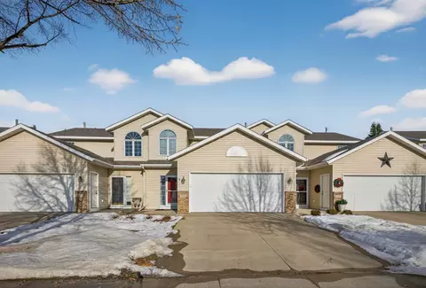 2796 Viola Heights Dr NE, Rochester, MN 55906