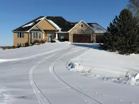 20837 Bentley Ct, Farmington, MN 55024