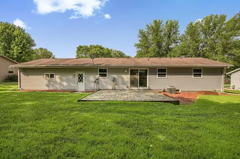 Exterior - 1509 10th St SE, Willmar, MN 56201 photo 2 of 4