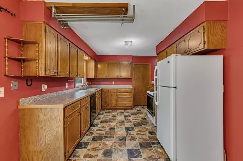 Kitchen - 1509 10th St SE, Willmar, MN 56201 photo 2 of 4