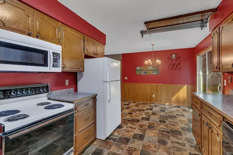 Kitchen - 1509 10th St SE, Willmar, MN 56201 photo 4 of 4