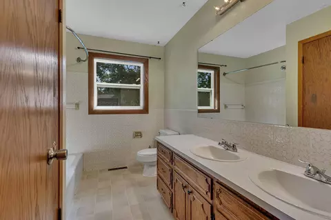 Bath - 1509 10th St SE, Willmar, MN 56201 photo 1 of 2