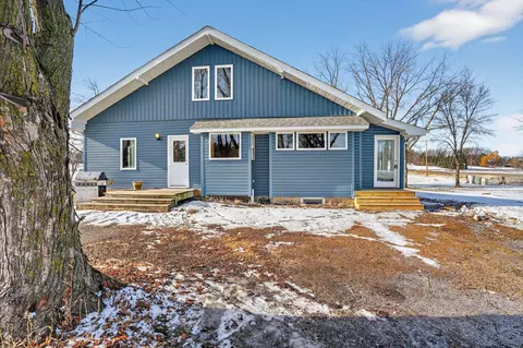 1048 45th St W, Northfield, MN 55057