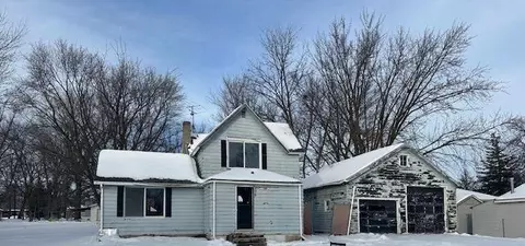 306 Maple St, Lyle, MN 55953