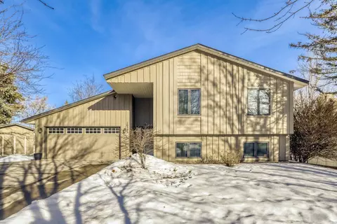 10391 Greyfield Ct, Eden Prairie, MN 55347