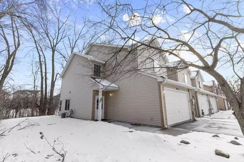 6474 15th Street Pl N, Oakdale, MN 55128
