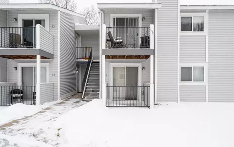 1704 Pleasant St #D, Saint Paul, MN 55113