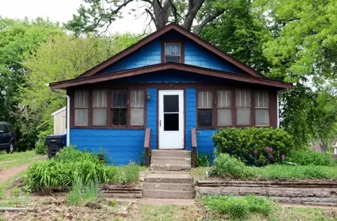 67 Sidney St W, Saint Paul, MN 55107