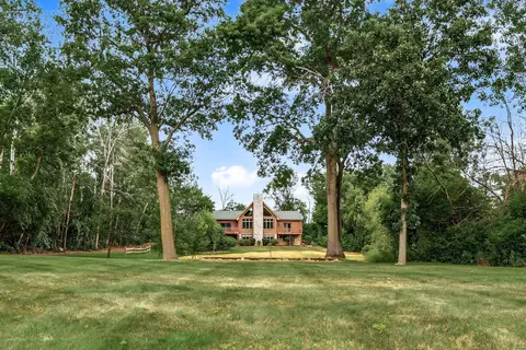 6294 Otter Lake Rd, Saint Paul, MN 55110