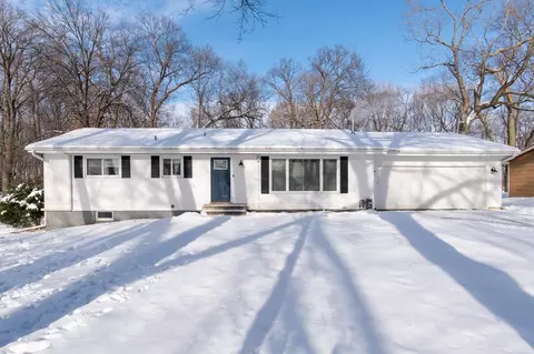 3070 Maple Dr, Prior Lake, MN 55372