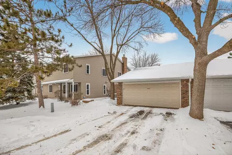 9452 Ranchview Ln N, Maple Grove, MN 55369