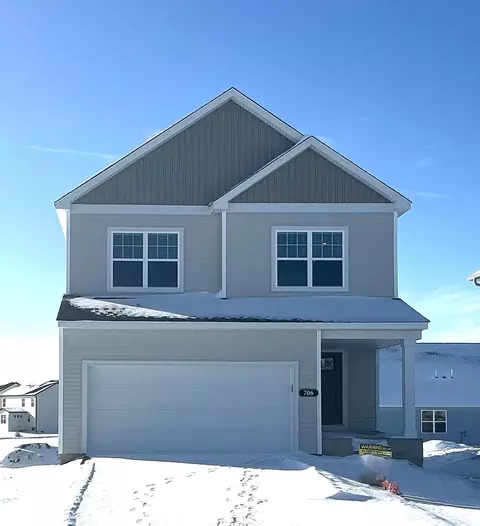 706 Highland Cir, Jordan, MN 55352