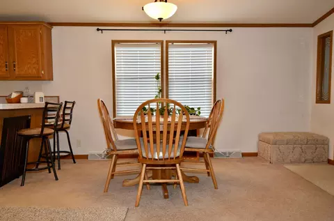 Dining - 460 1st St E, Milaca, MN 56353 photo 3 of 4
