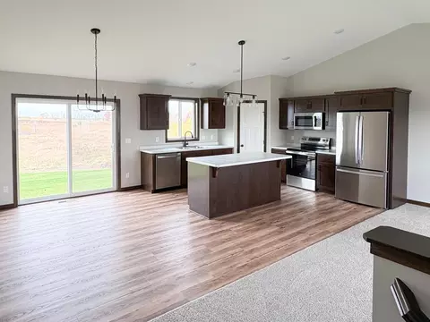 Kitchen - 8733 90th Ave, Milaca, MN 56353 photo 2 of 4