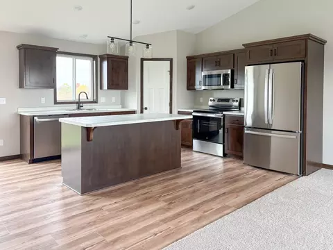 Kitchen - 8733 90th Ave, Milaca, MN 56353 photo 4 of 4