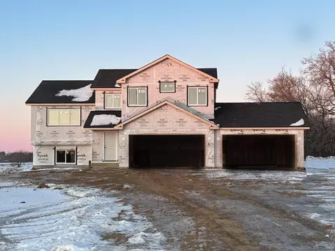 Exterior - 8733 90th Ave, Milaca, MN 56353 photo 2 of 2