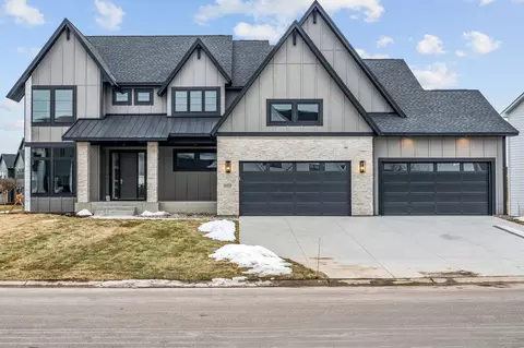 16820 46th Ave N, Plymouth, MN 55446