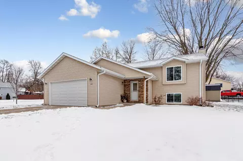 225 19th St NE, Owatonna, MN 55060