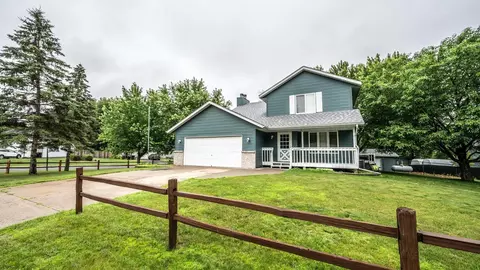 26254 9th St W, Zimmerman, MN 55398