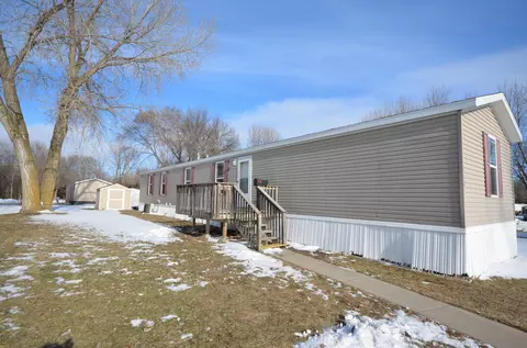 112 Saint Ann St, Mankato, MN 56001