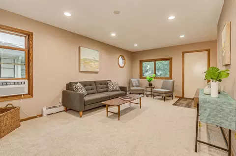 2239 10th St, White Bear Lake, MN 55110
