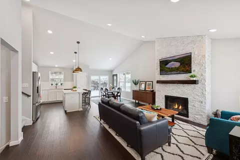 1106 Meadow Ln, Waconia, MN 55387