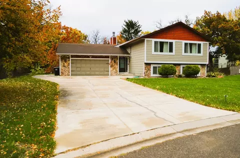 9879 Upper 173rd Ct W, Lakeville, MN 55044