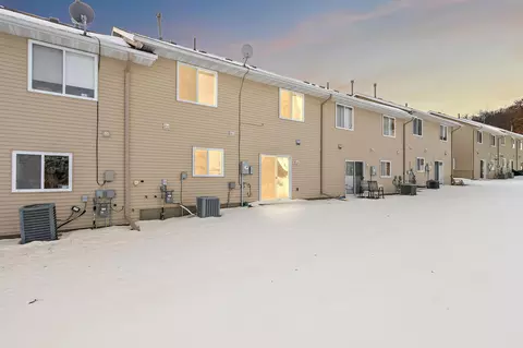 2750 Ridgeview Dr, Red Wing, MN 55066 photo 2