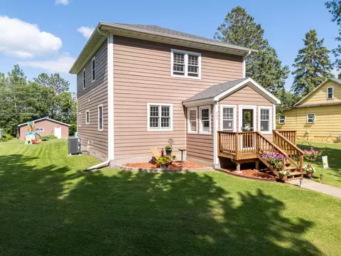 204 Hartley St, Coleraine, MN 55722