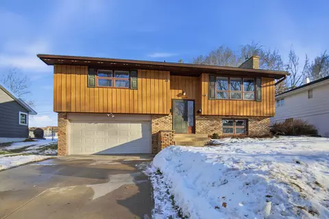 2704 5th Ave NW, Rochester, MN 55901