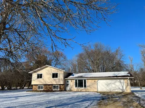5225 Logan St SE, Rochester, MN 55904
