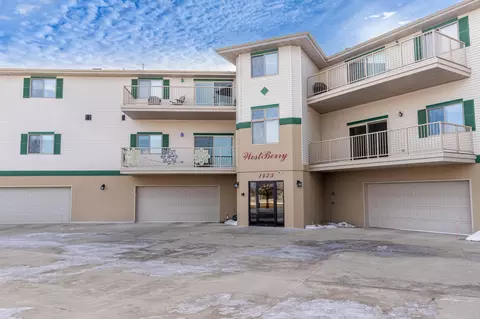 1423 10th Ave E #206, West Fargo, ND 58078