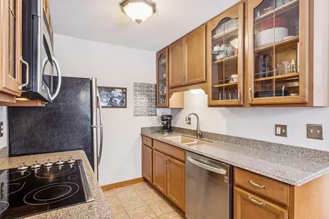 3275 Hill Ridge Dr #29, Eagan, MN 55121 photo 17