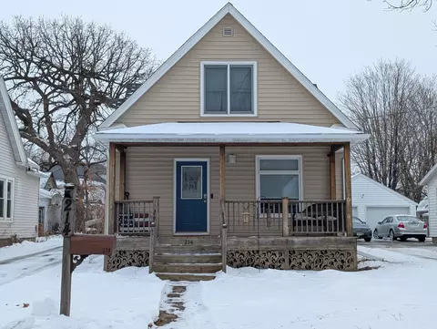 214 8th Ave SE, Rochester, MN 55904